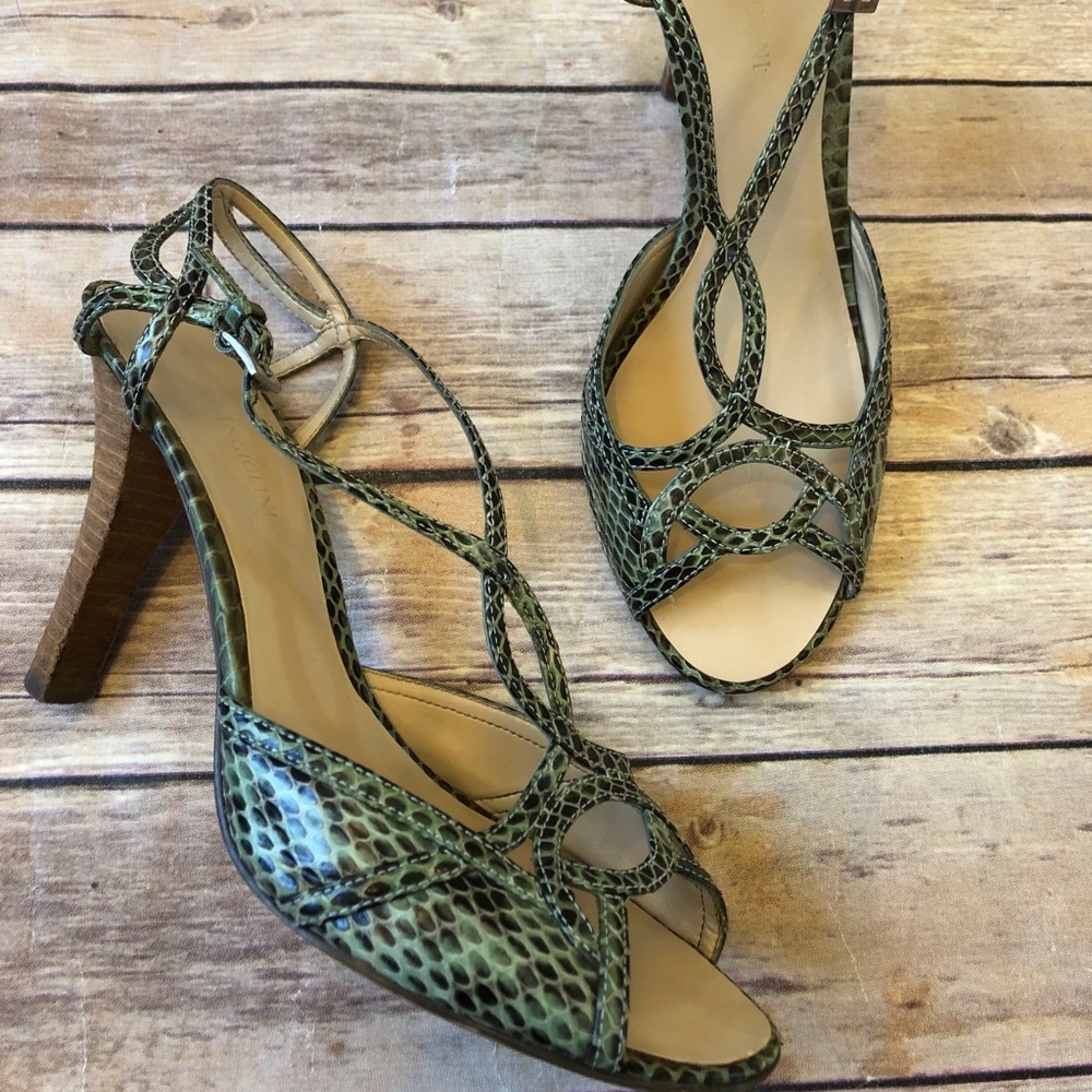 Gorgeous snakeskin heels